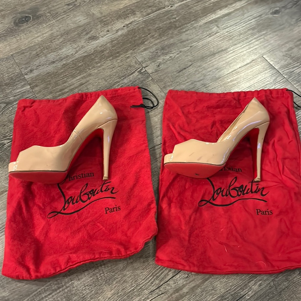 Nude Christian Louboutin peep toe, size 36